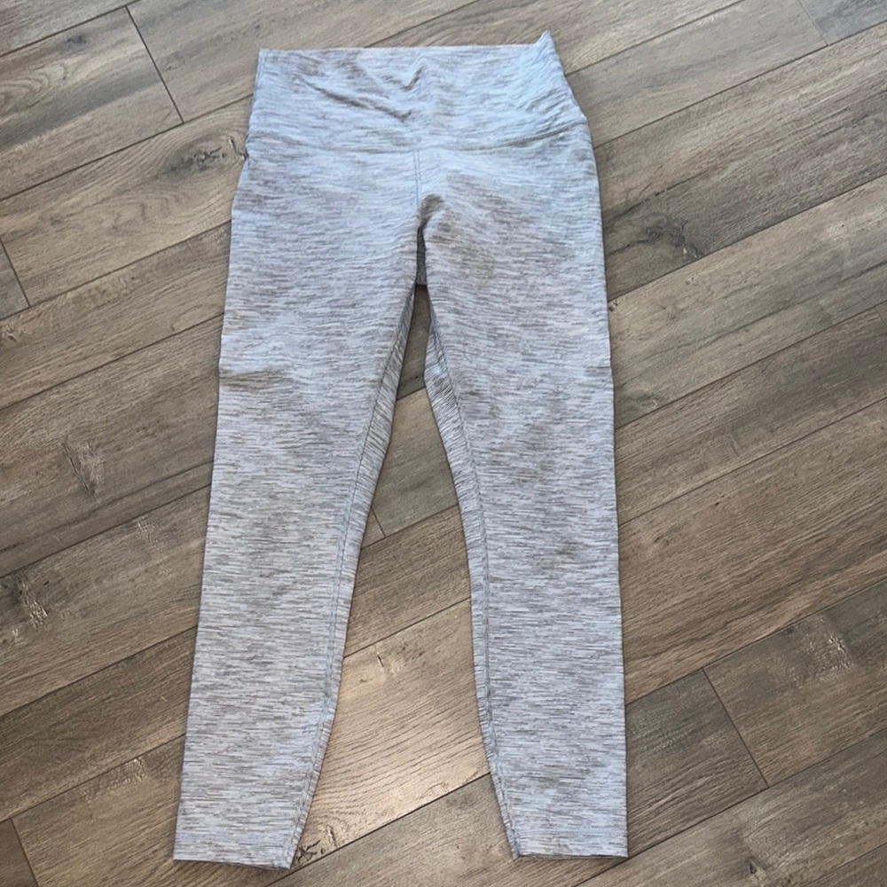 Lululemon wunder under - size 8